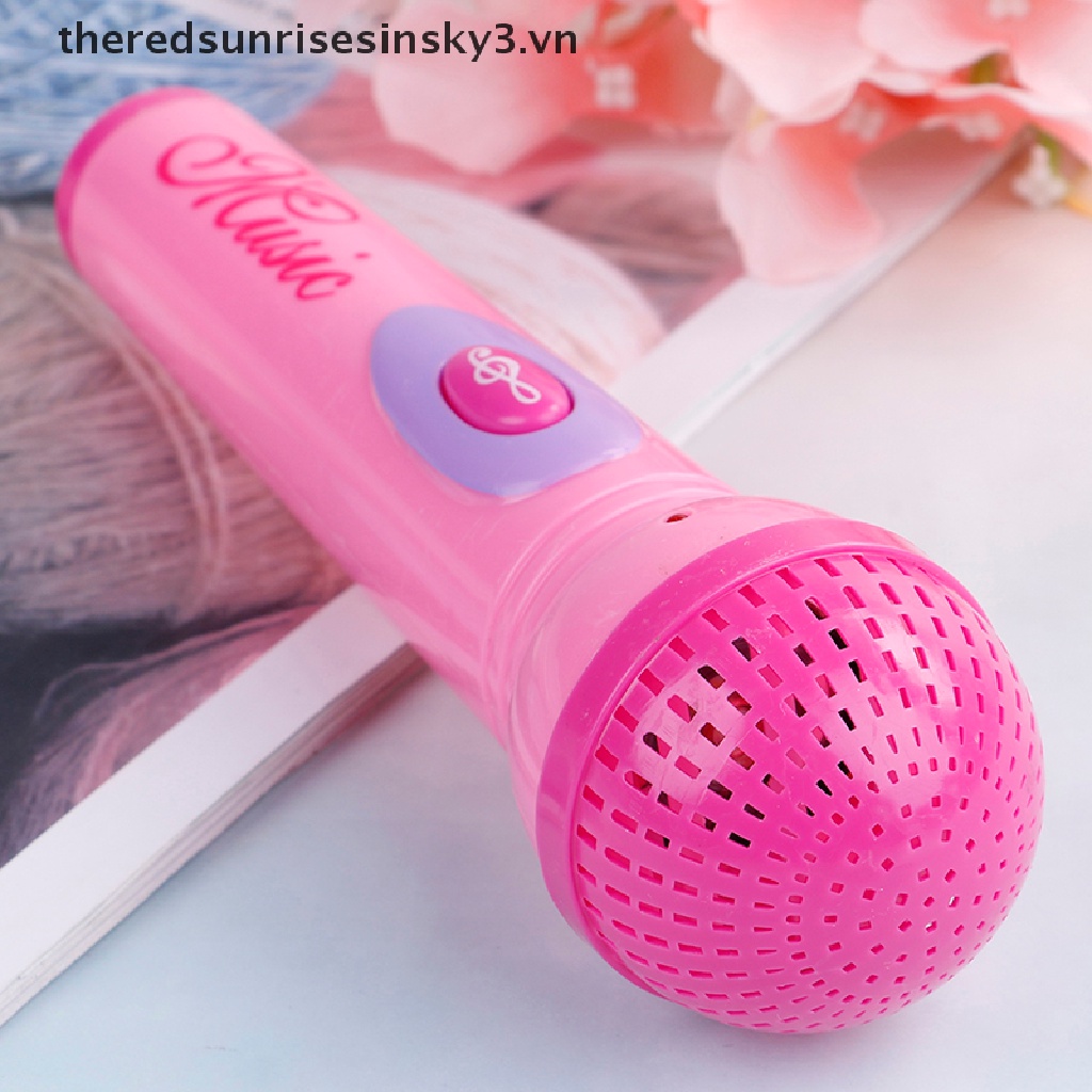 Micro hát karaoke vui nhộn cho bé gái