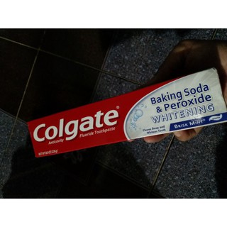 kem đánh răng Colgate Baking Soda & Peroxide White 232g