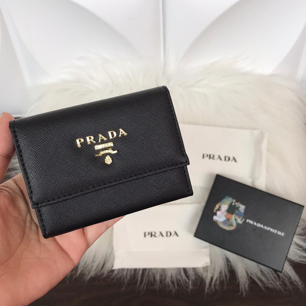 Ví Prada Đựng Thẻ Tiện Lợi Chất Lượng