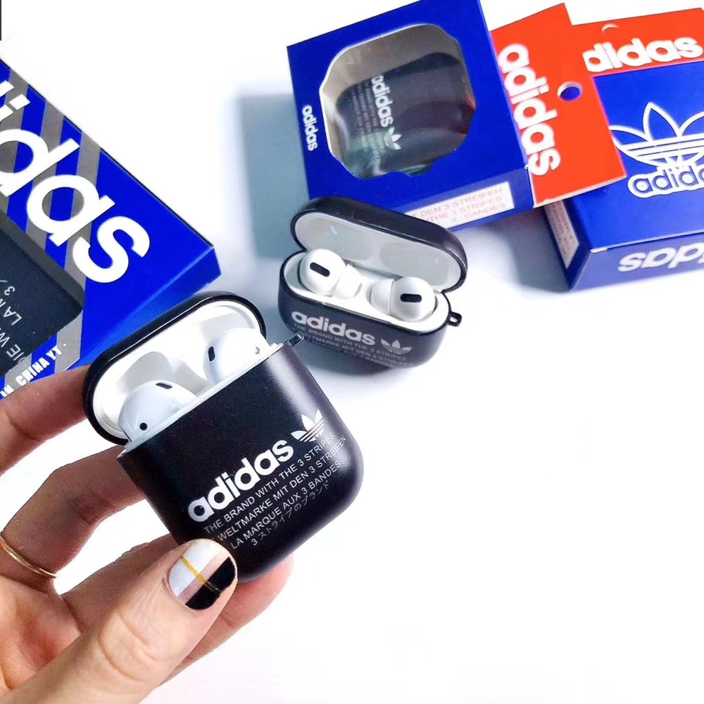 Ốp Bảo Vệ Hộp Đựng Tai Nghe Airpods 1 / 2 / 3 Pro Logo Adidas Có Dây Đeo Chống Mất