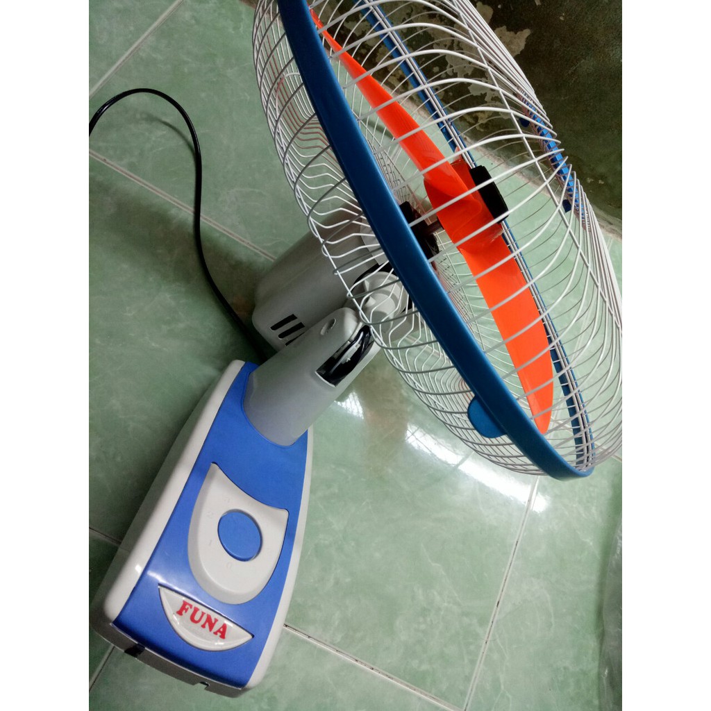 Quạt treo tường