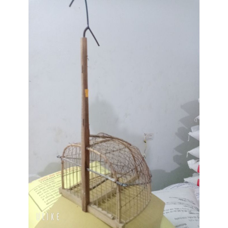 Lồng bẫy chim bằng tre  già 1 mặt khung gỗ - bán nguyệt