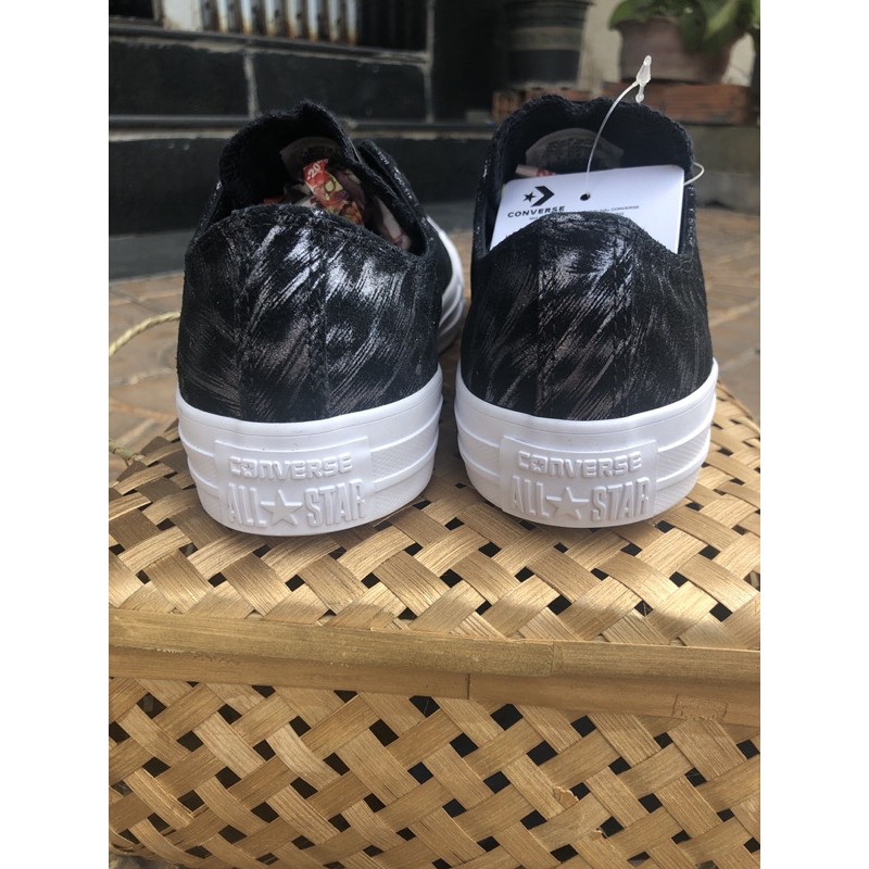 Giày Converse Chuck Taylor All Star 558000 Hàng store Kèm ảnh shop chụp.Có thể fix thêm nếu giá hợp lý