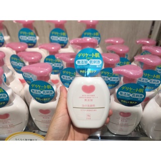 Sữa rửa mặt sữa bò Cow Nhật Bản