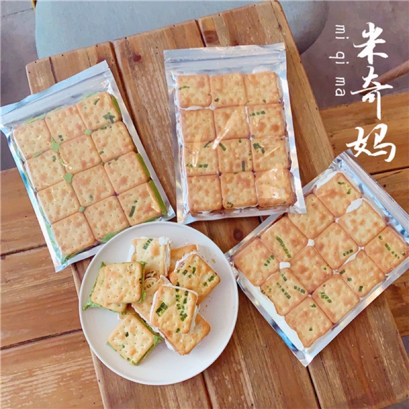 {SẴN} BÁNH HÀNH PHÔ MAI