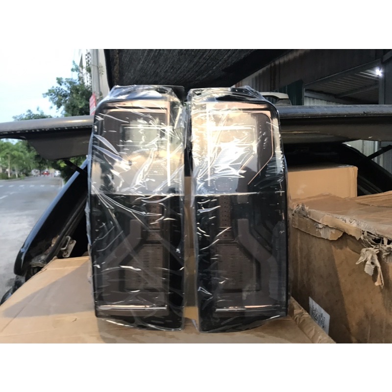 Đèn hậu Ford Ranger lắp đời 2012-2021 up fom 2022