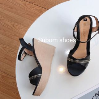 Sandal đế xuồng mới nhẹ êm