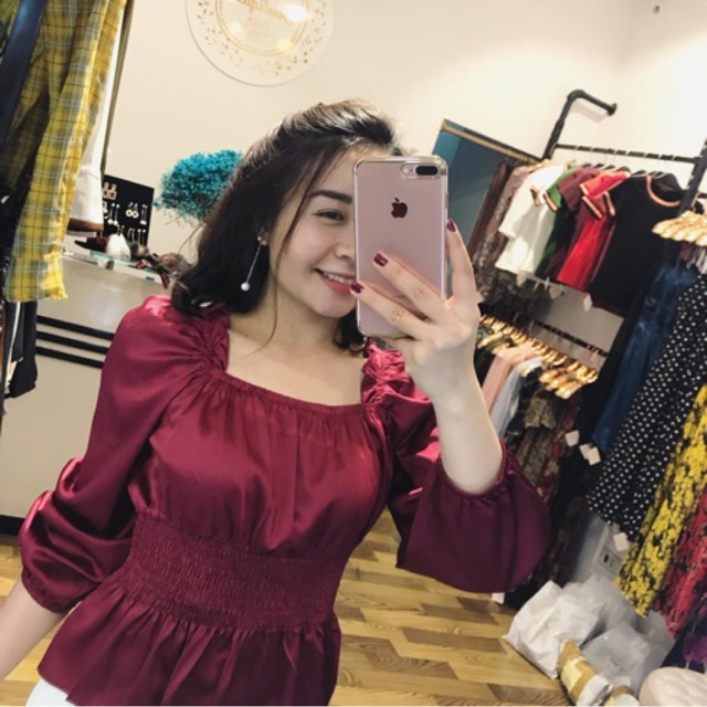 Áo trễ vai lụa và áo nhũ