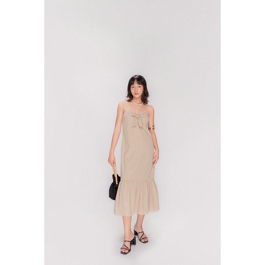 LIBÉ - Đầm hai dây linen khoét lưng dáng midi màu nâu nhạt