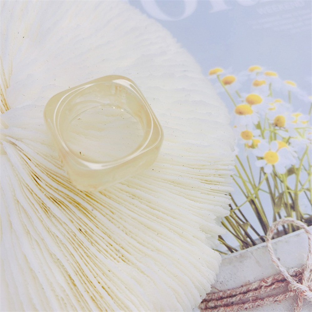 Nhẫn Nhựa Trong Suốt Thiết Kế Ấn Tượng