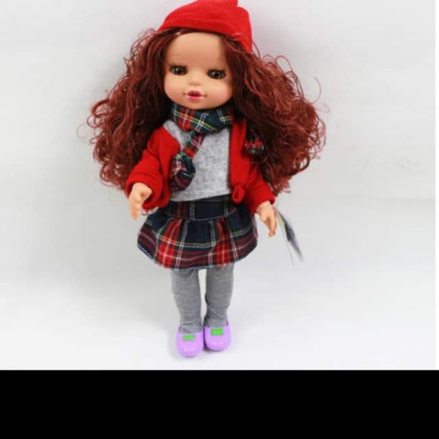 Búp bê nhựa