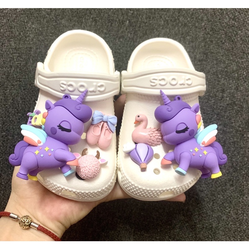 Dép Crocs chính hãng mĩx charm
