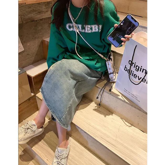 COZOK Áo sweater tay dài form rộng in chữ phong cách Hàn Quốc