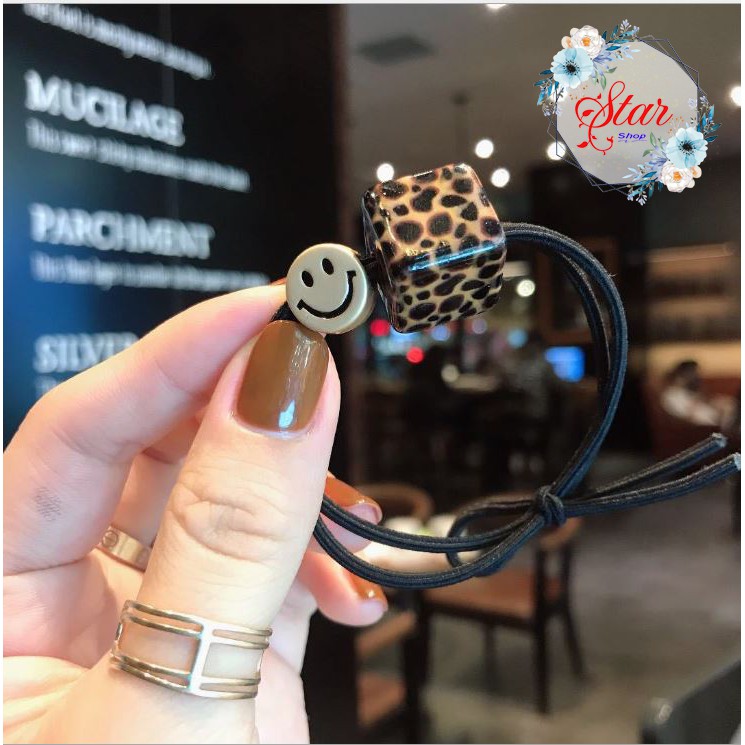 Dây buộc tóc hình mặt cười phối Ô vuông da báo C05