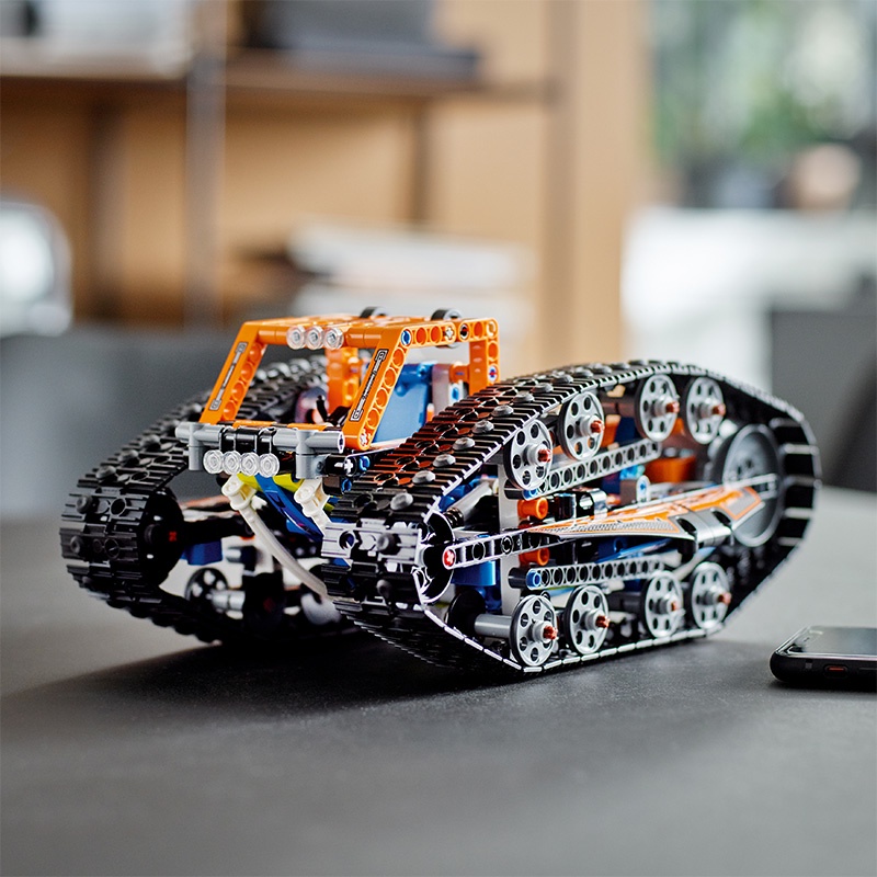 Đồ Chơi LEGO TECHNIC Xe Điều Khiển Biến Hình 42140 (772 chi tiết)