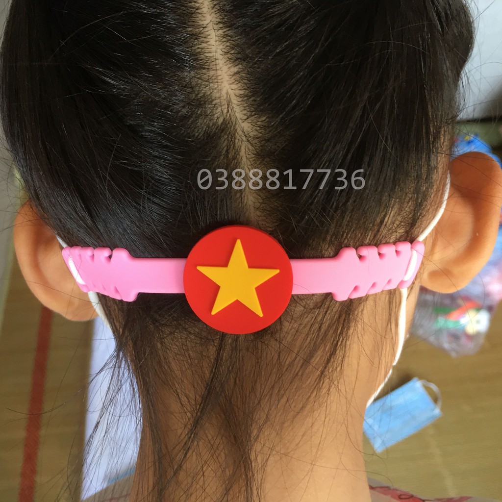 Quai đeo khẩu trang chống đau tai bằng nhựa dẻo gắn sticker quốc kỳ [ẢNH CHỤP THẬT]