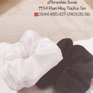 Scrunchies siêu cutie 2 màu trắng-dên truyền thống