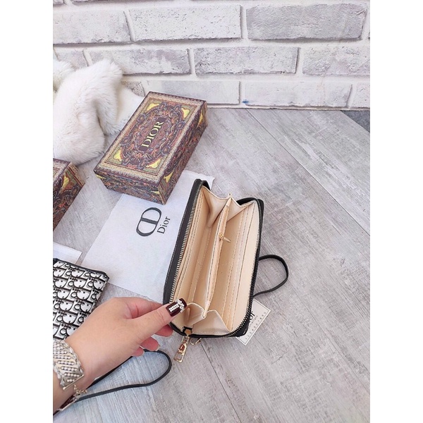 Ví cầm tay thổ cẩm in hoạ tiết chữ Dr fullbox