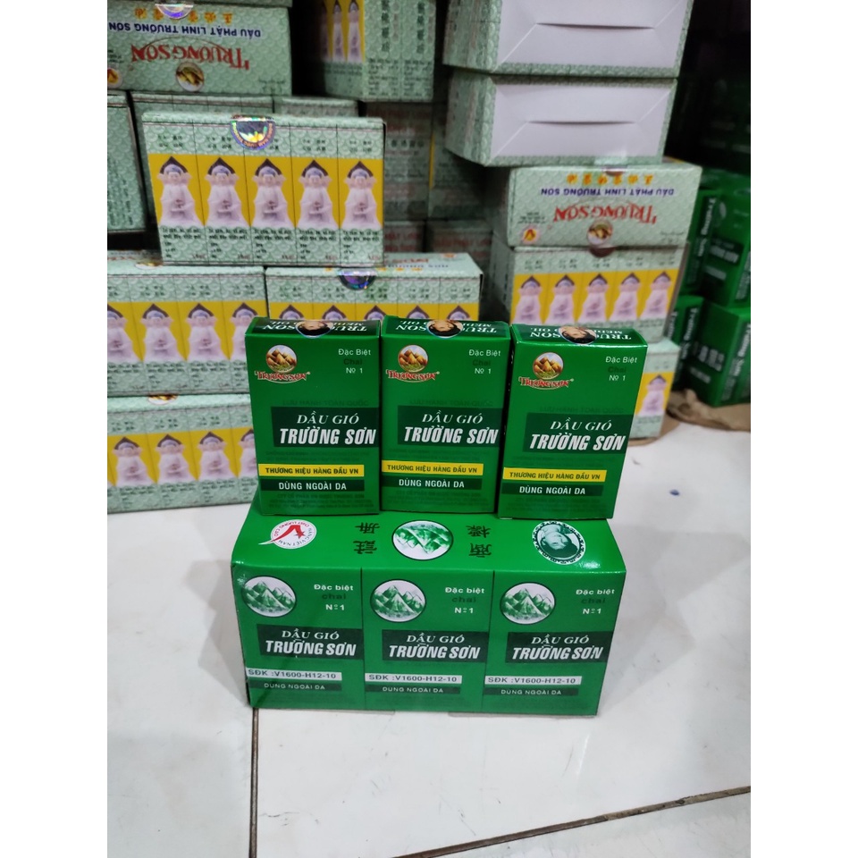 1 hộp đầu gió TRƯỜNG SƠN 12 chai