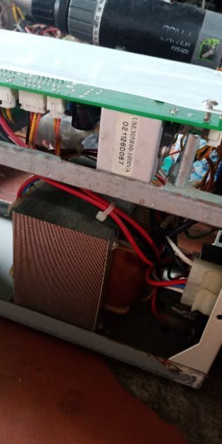 Lưu điện 24v lên 220v..1000w..biến áp đồng vẫn mới tinh.