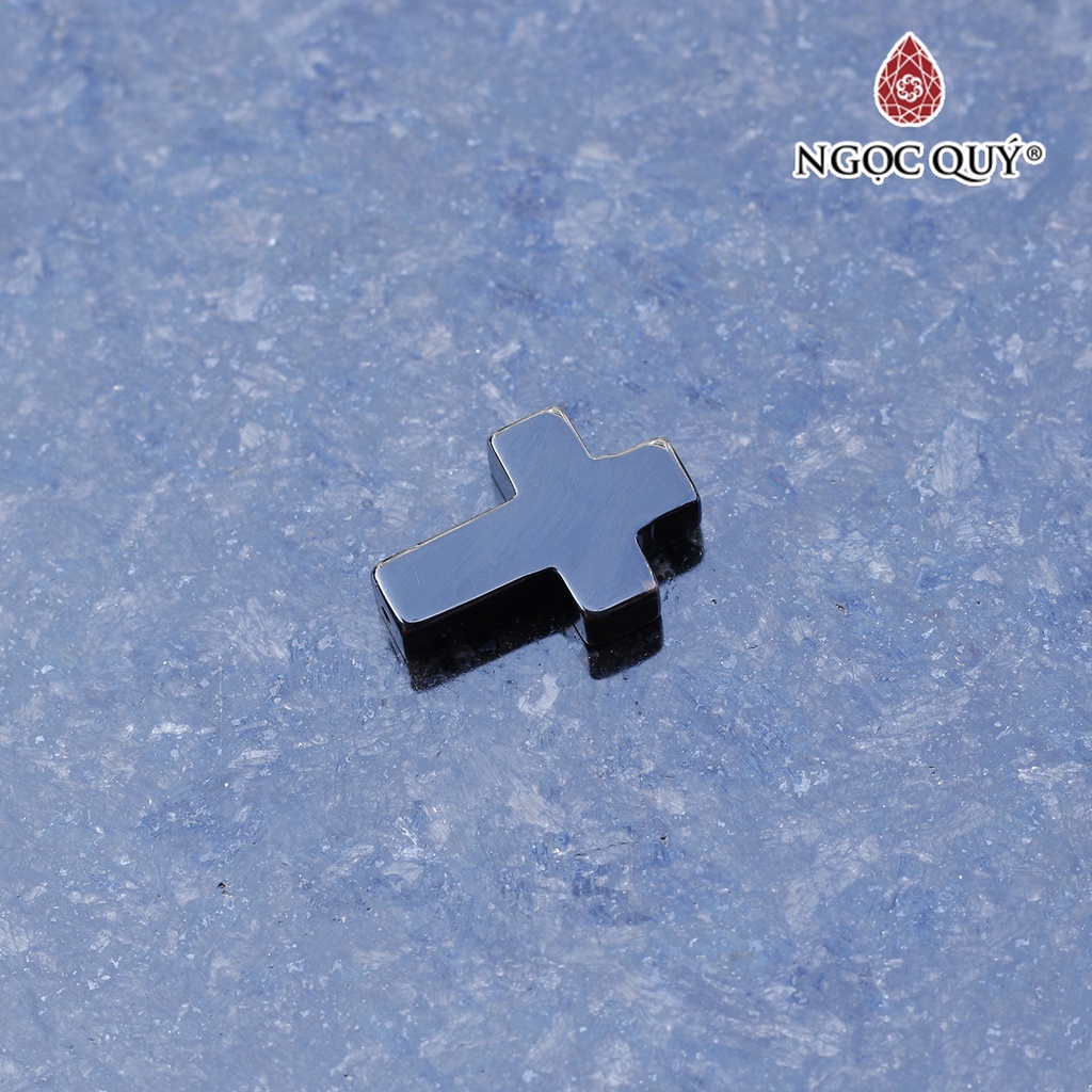 Mặt dây chuyền thánh giá xỏ ngang đá mã não đen - Ngọc Quý