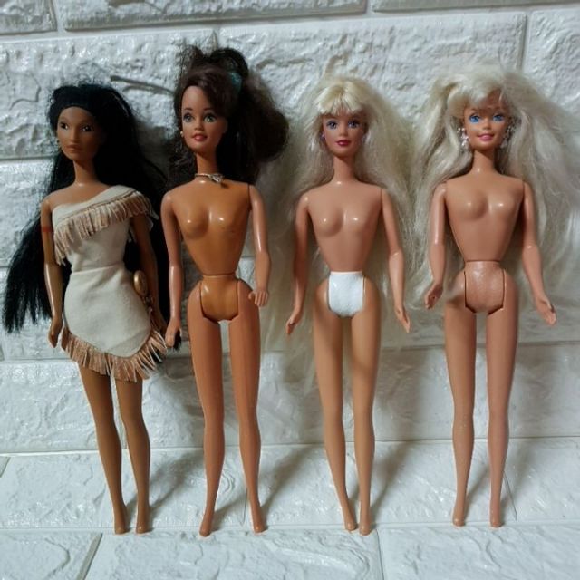Búp bê barbie chính hãng đã qua sử dụng