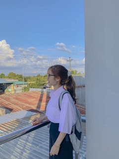 Sơ mi trắng tay lỡ