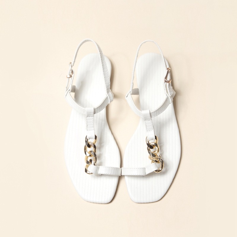 Đôi giày sandal IELGY thiết kế phối dây xích có size lớn thời trang