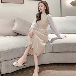Váy len kèm thắt lưng