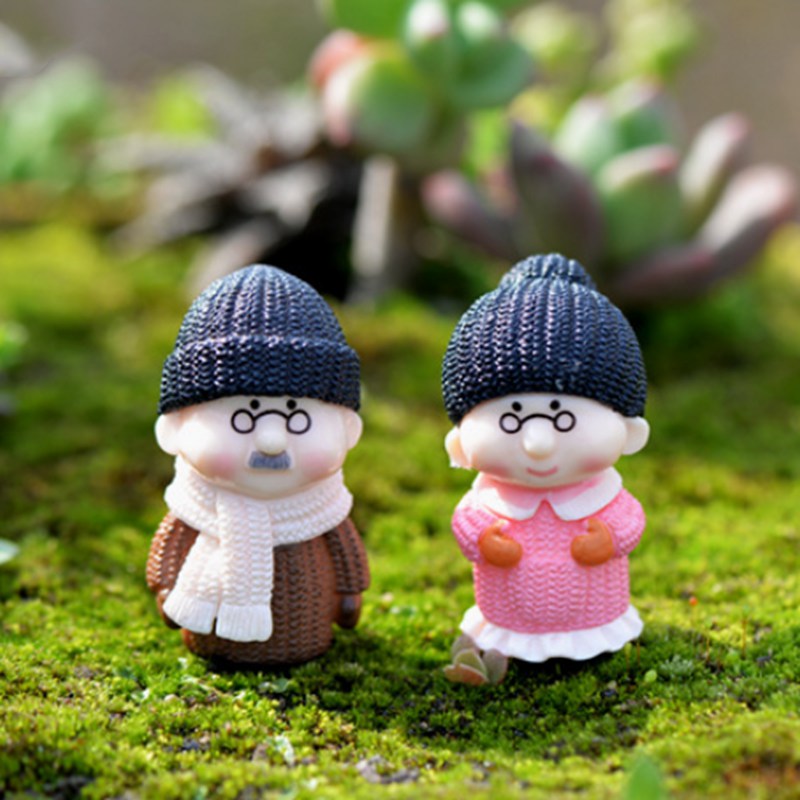 Set 2 Mô Hình Ông Bà Trang Trí Sân Vườn