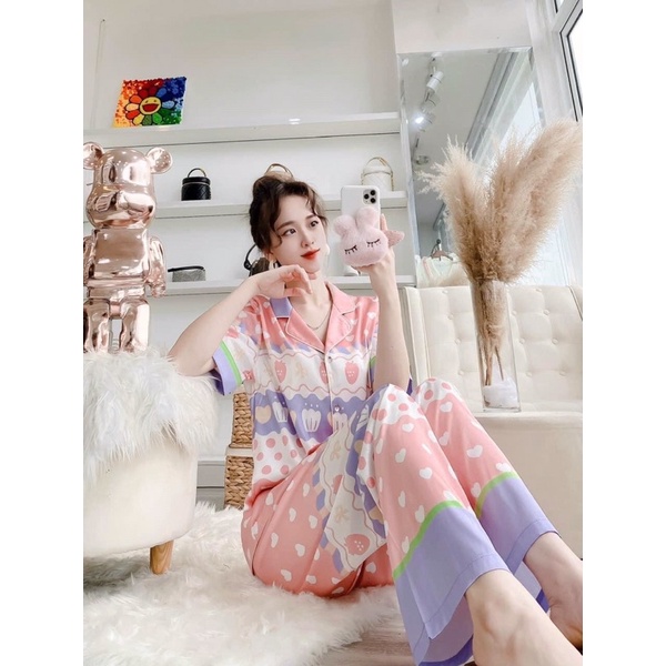 PIJAMA ĐÙI - TAY NGẮN  DÂU, SÓNG NƠ TÍM LỤA XƯỚC P004 CAO CẤP QC.