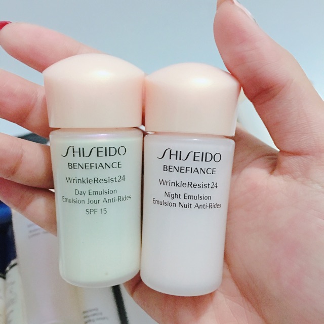 Sữa dưỡng chống lão hóa ngày và đêm Shiseido Benefiance WrinkleResist 24 Minisize