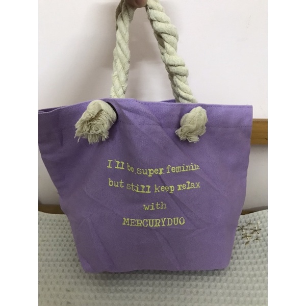 Túi tote tím kiểu lạ