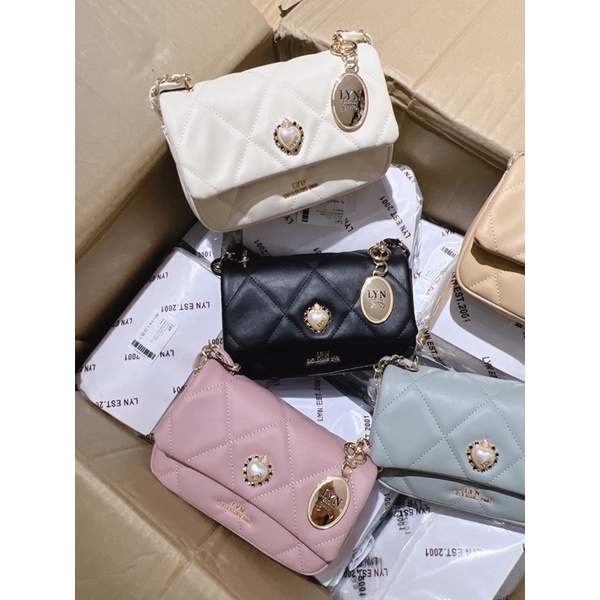 Túi Lyn ô trám khoá trái tim ngọc