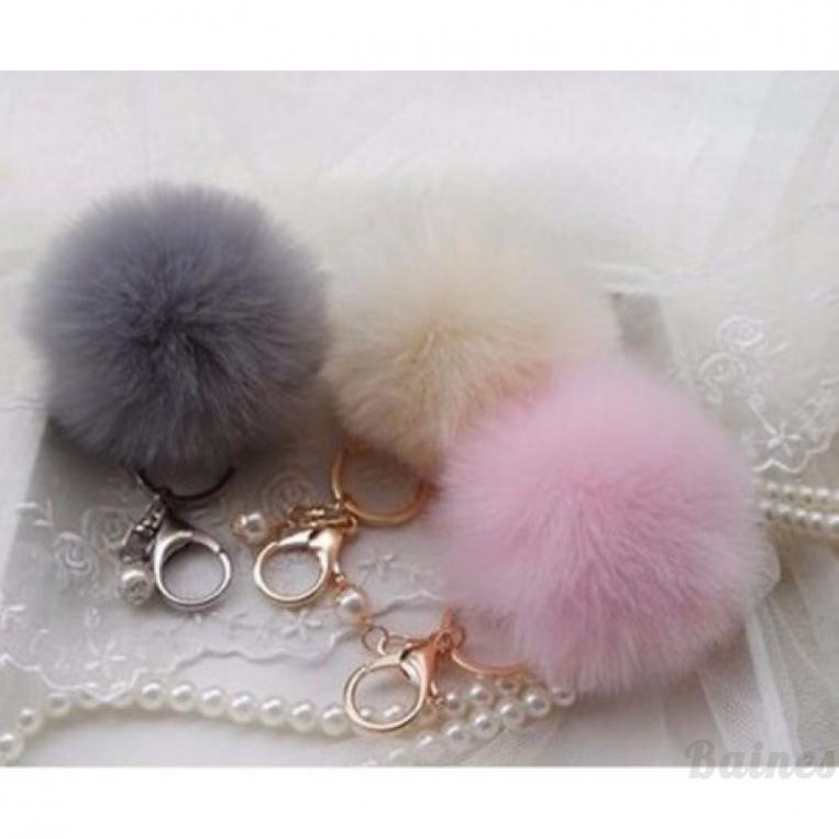 Móc khóa hình cục bông treo túi xinh xắn