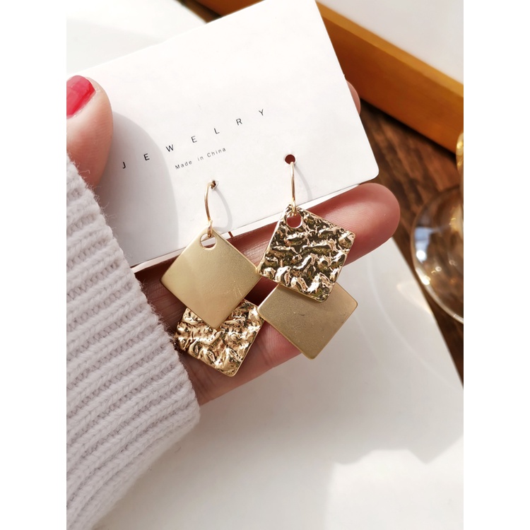 Hoa tai cá tính, hoa tai dễ mix đồ