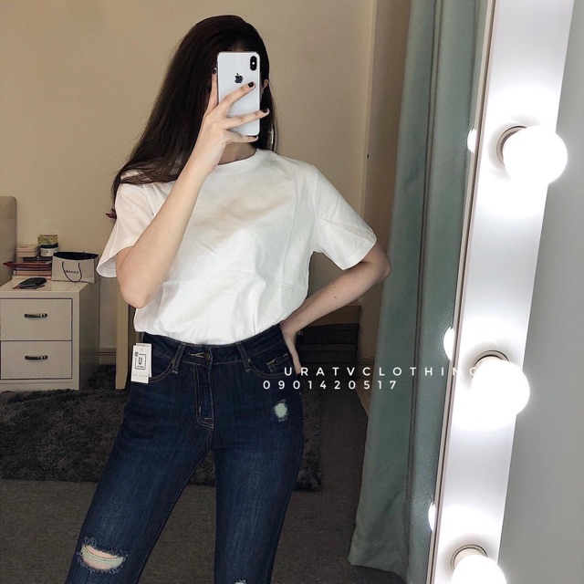 Áo thun đen trắng basic cổ tròn