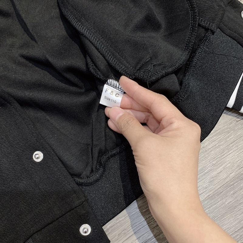 Bomber nỉ đen L A - HÀNG SALE KHÔNG ĐỔI TRẢ