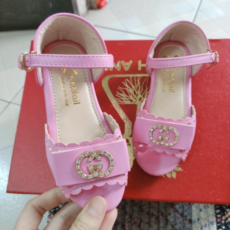 Quai hậu đẹp màu hồng size 26_35 lên chân cực kỳ đẹp