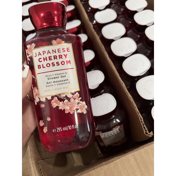 Sữa tắm BODY WORKS CHERRY 295ML chai