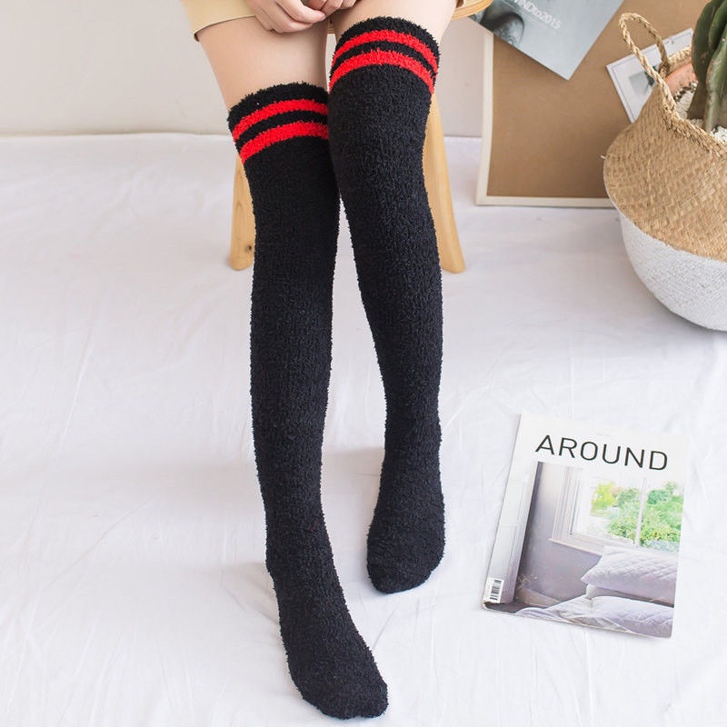 Vớ dài qua gối bằng vải nỉ san hô dày dặn giữ ấm mùa thu đông phong cách Hàn Quốc cho nữ