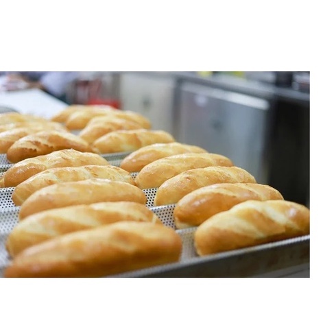 Men khô Ông đầu bếp làm bánh mì lạt, bánh mì ngot