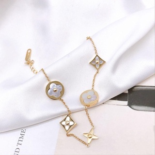 Vòng tay titan nữ lvv hot trend