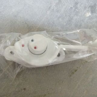 2 CON SÒ SỨ CỬA NHÔM KÍNH