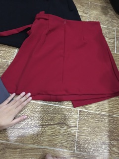 Chân váy đắp chéo cột dây ( còn đen)