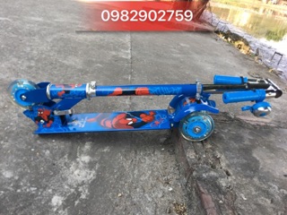 Xe Scooter cho bé 3 bánh có đèn