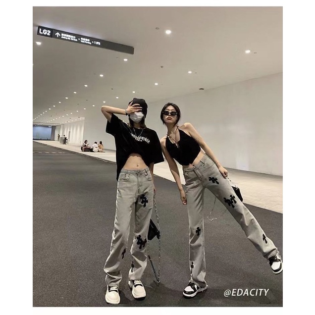 Quần Jean Ống Rộng Màu Xám Hoạ Tiết Chữ Thập Siêu Cá Tính