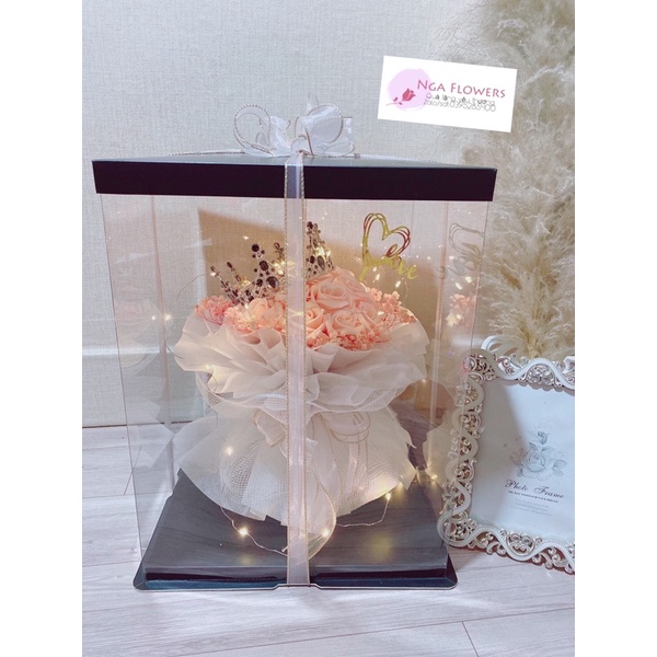 Bó Hoa Kèm Hộp Mika Siêu Sang