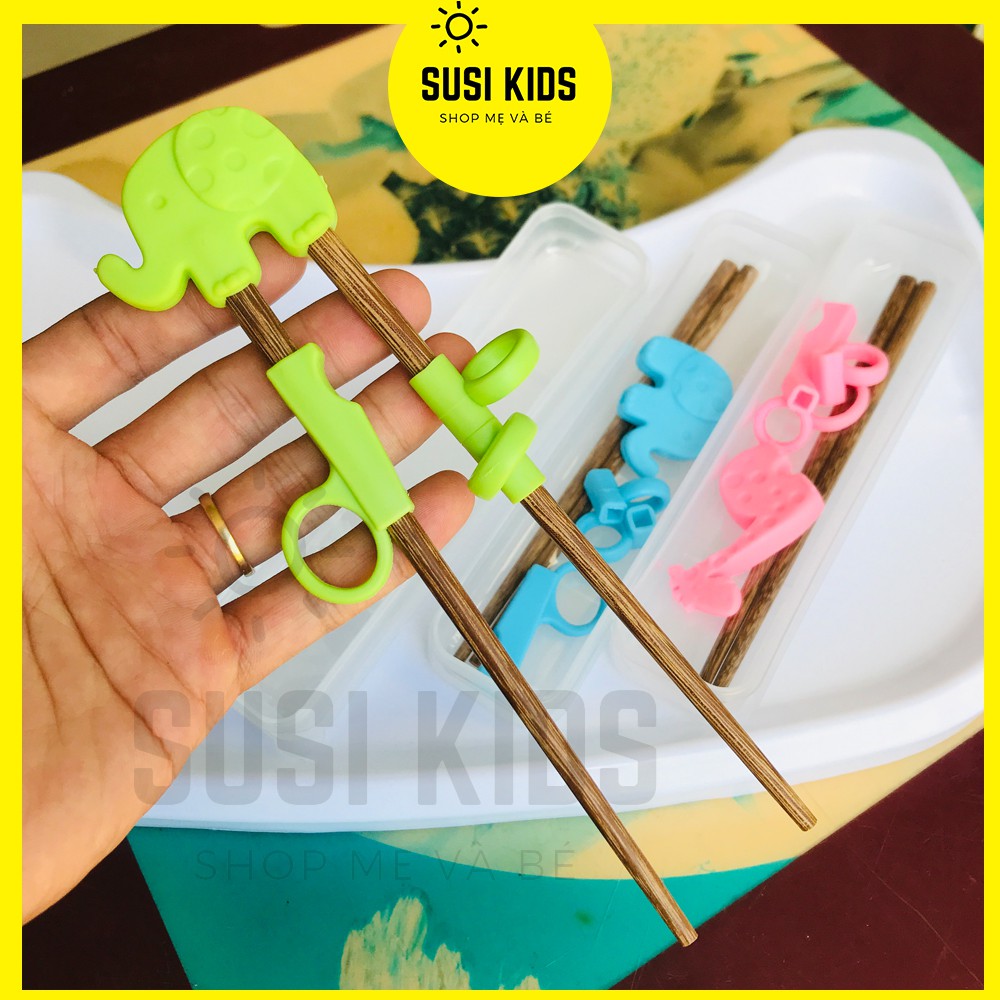 Đũa Tập Ăn Cho Bé Xỏ Ngón Bằng Gỗ An Toàn Kèm Hộp Đựng - Susi Kids