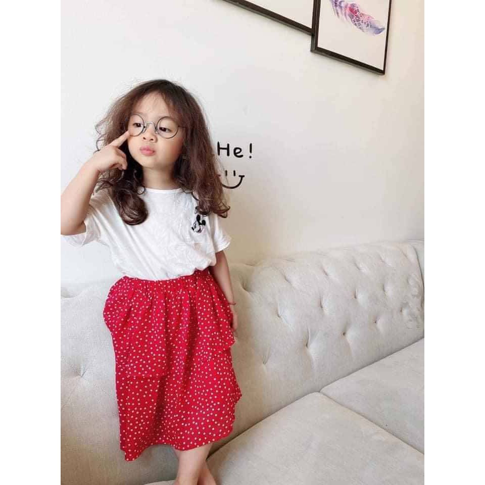 Set áo trắng Mickey kèm chân váy chấm bi